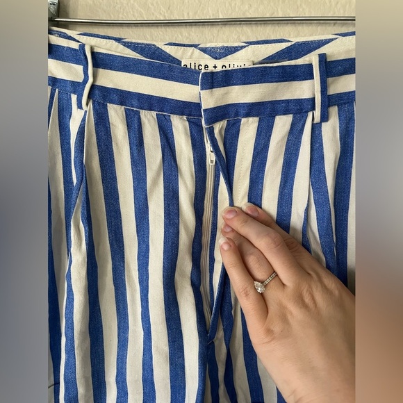 Alice + Olivia Blue & White Striped Linen Blend Shorts Women’s Size 2 - Picture 6 of 15